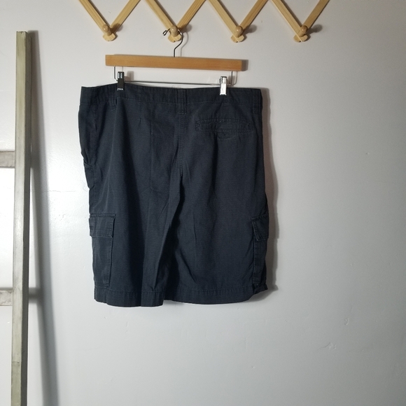 OPEN TRAILS MEN'S BLACK CARGO SHORTS SIZE 38 (READ FULL DESCRIPTION) - Picture 2 of 12